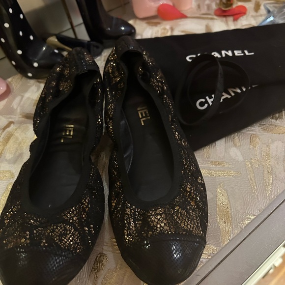 Super Rare - Chanel Cap Toe Ballet/Ballerina Flats w/new Chanel Shoe Bands!!!! - Picture 14 of 16